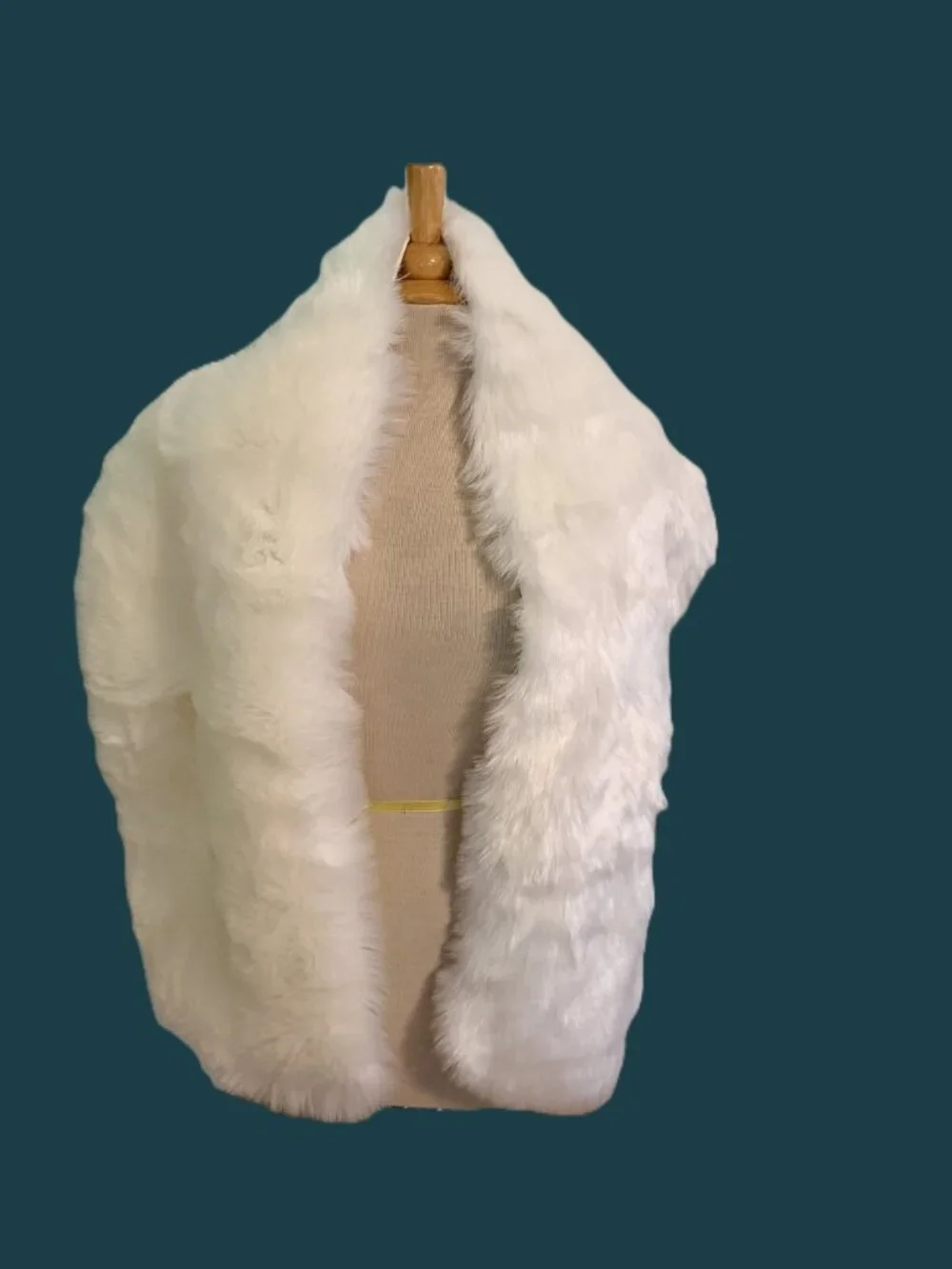 Women’s White Solid Faux Fur Stole Shawl Wrap Mobwife Hollywood Glam Satin Lined